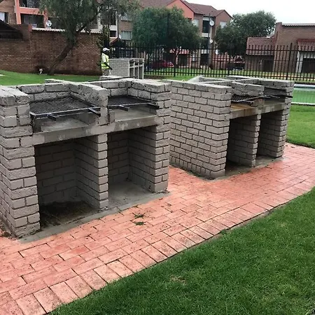Karabo Spaces Midrand Buitenkant foto